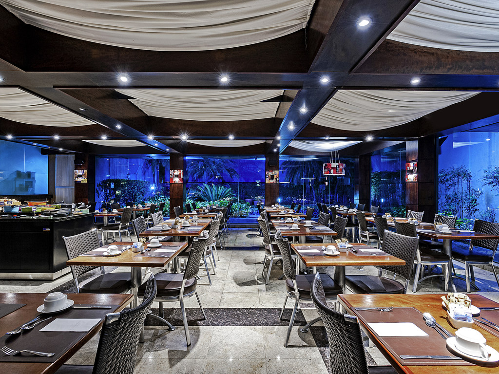 https://all.accor.com/B8P3